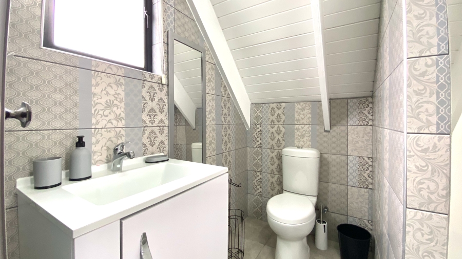 4 Bedroom Property for Sale in Dwarskersbos Western Cape